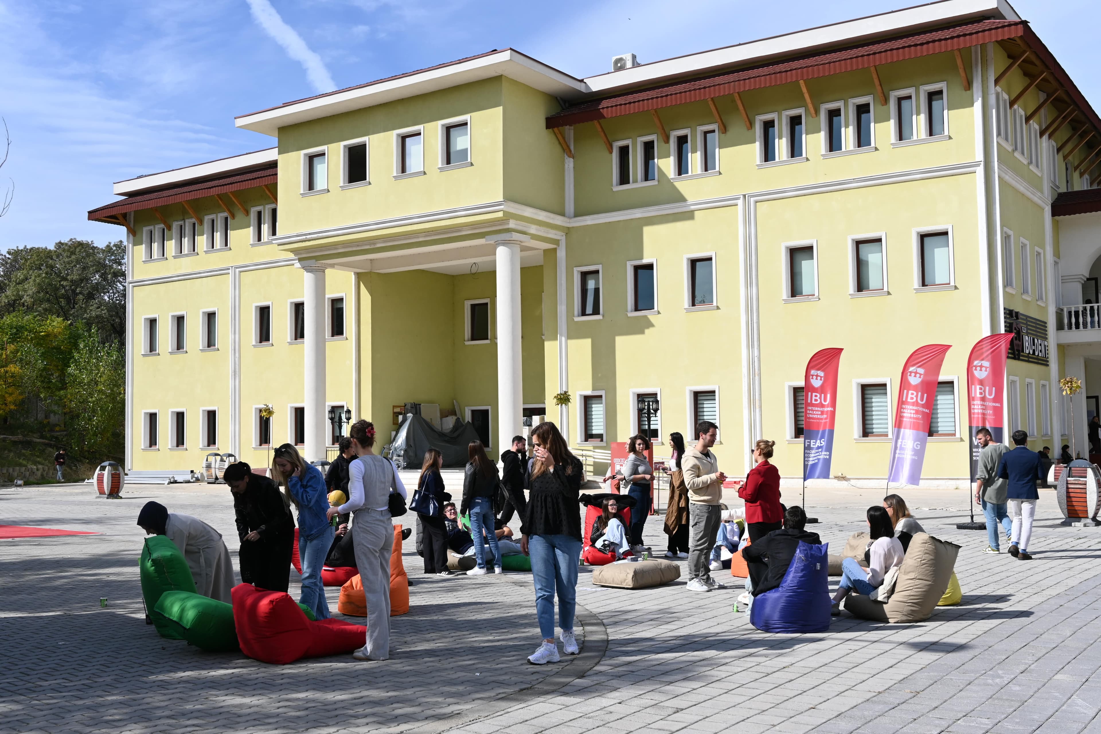 Uluslararası Balkan Üniversitesi kampüs yaşamı